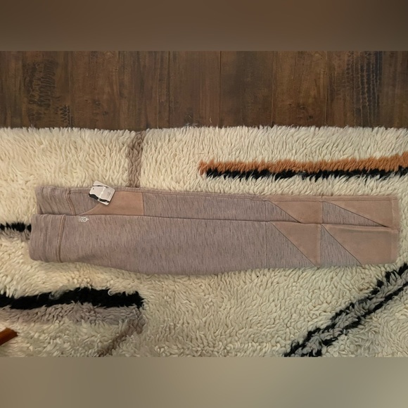 Free People FP Movement Kyoto High-Rise Ankle Legging in Mocha Taupe 
Size: XS - Picture 3 of 7